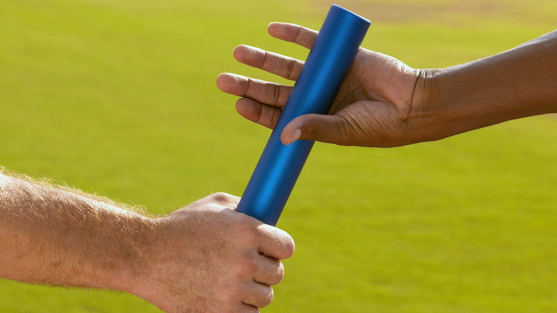 “高新体育中心：健力赛事展示力量与耐力的极致比拼”